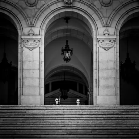 Eine Mischung Aus Altem Wort Und Modernem Charme In Lisboa